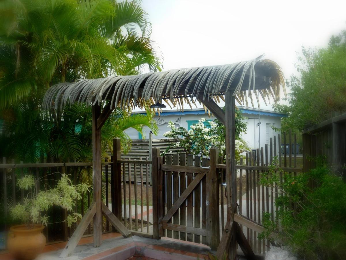 Bungalow La Papaye Bleue Residence Acces Piscine & Plage Saint-Francois  Buitenkant foto